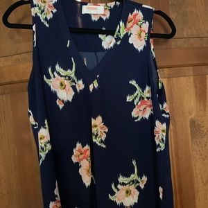 Sleeveless floral maternity blouse